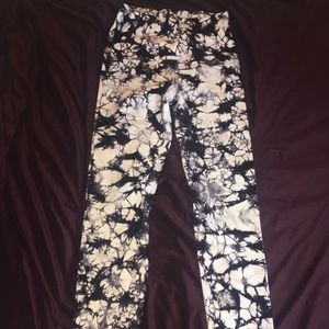 Full length Tie Dye Lululemon Leggings Size 6